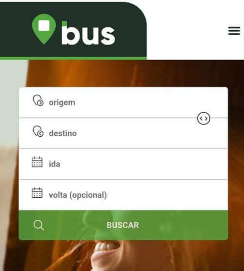 O aplicativo de ônibus é exibido na tela do telefone.