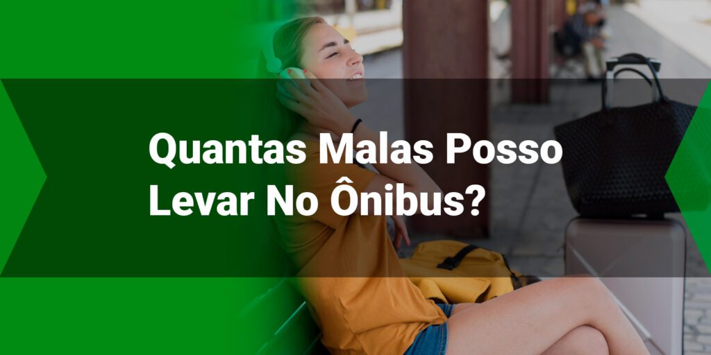 Menina sentada em um ponto de ônibus escutando algo no fone de ouvido.